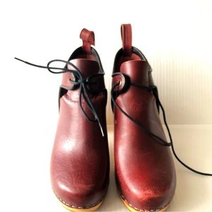 ❌Sold❌ Swedish Hasbeens 18 Century Wood Block Clogs Booties Burgundy Leather